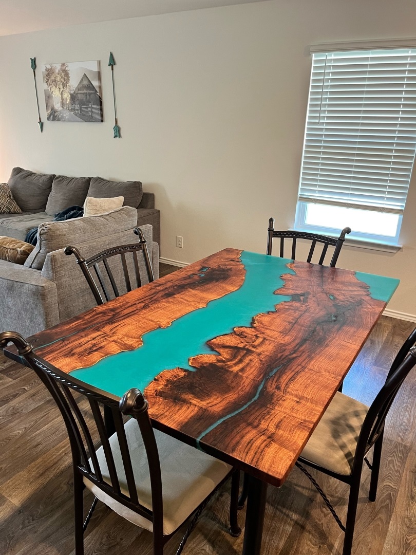 River Pour Table 3